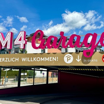 M4 Garage Zufahrt